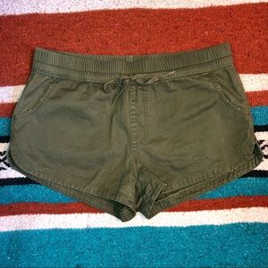 🖤Army Green Shorts🖤
